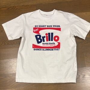 Uniqlo Medium White Brillo Soap Pads Graphic Tee